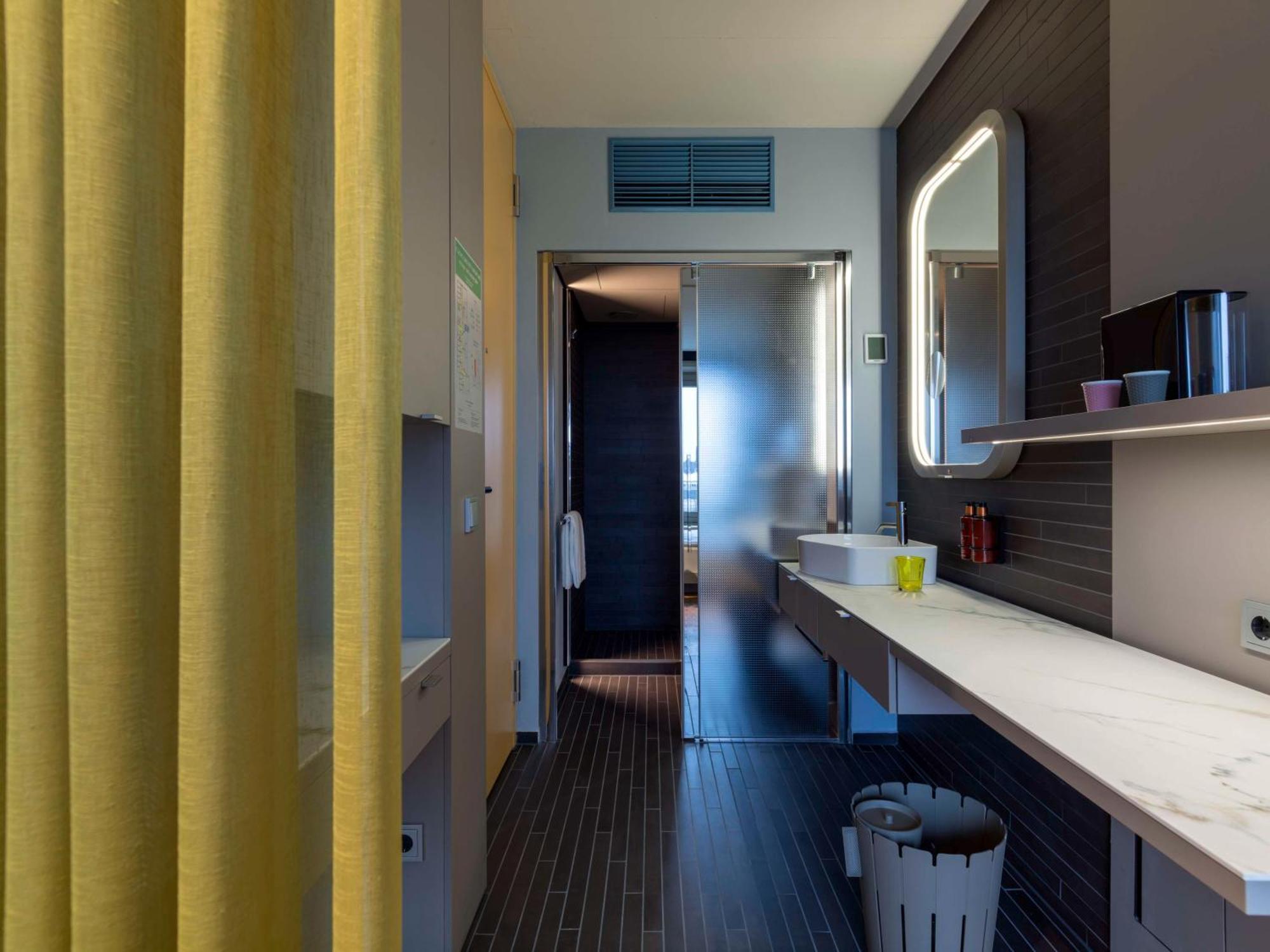 B'Mine Hotel Duesseldorf Екстер'єр фото
